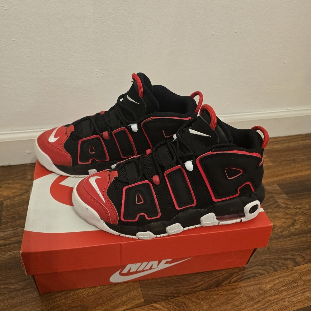 Air Nike Uptempo shoes